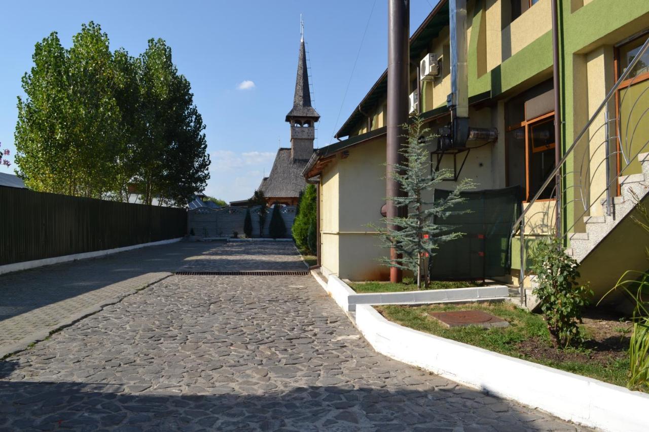 Motel Mesterul Manole Curtea De Arges Exterior photo
