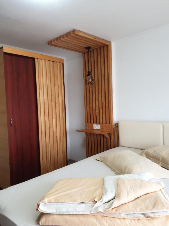 Motel Mesterul Manole Curtea De Arges Exterior photo